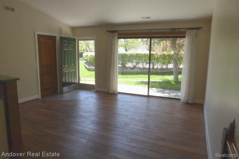 434 WATER TOWER Circle, Brighton, MI 48116 — Photo 7