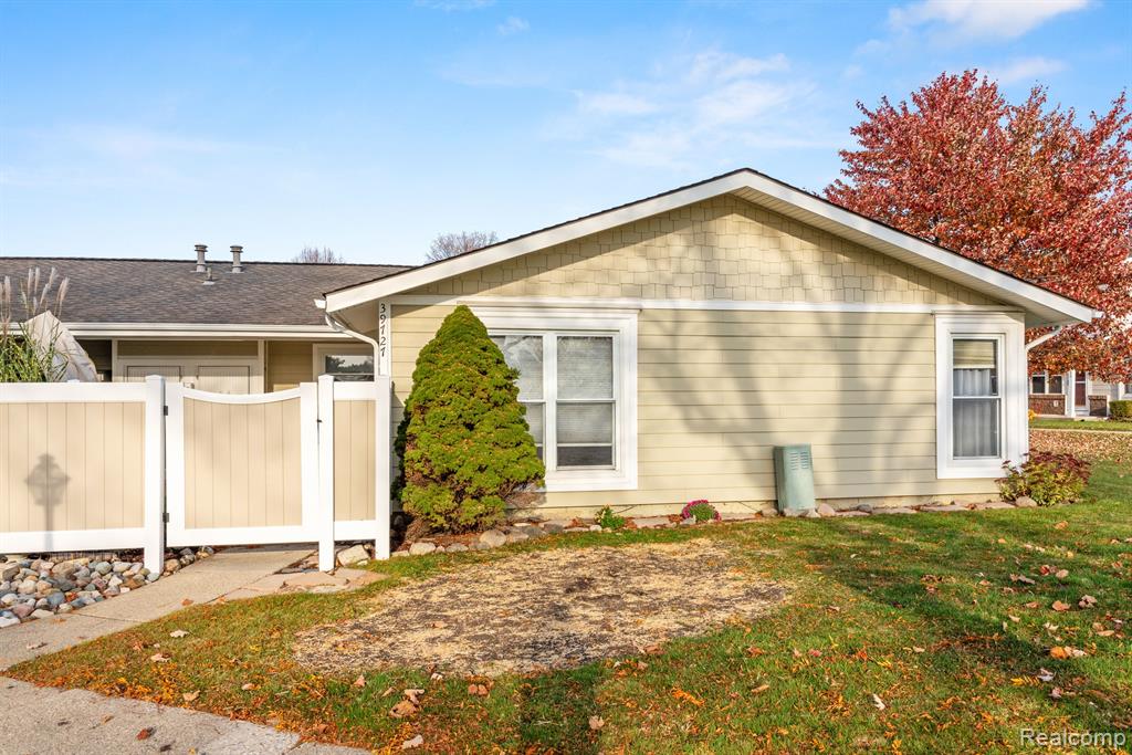 39727 VILLAGE WOOD Lane, Novi, MI — front exterior