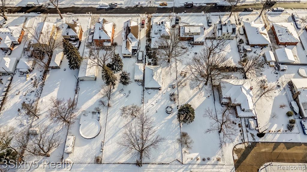 744 RIVERBANK Street, Wyandotte, MI 48192 — Photo 58