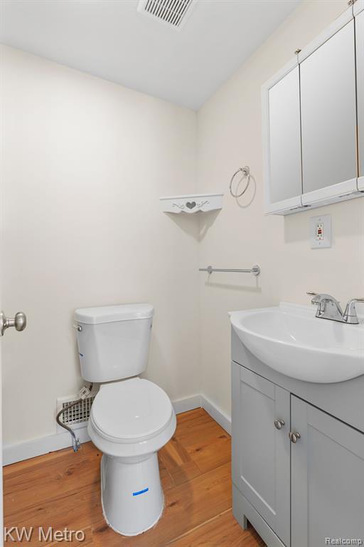 8135 REPUBLIC Avenue, Warren, MI 48089 — Photo 22