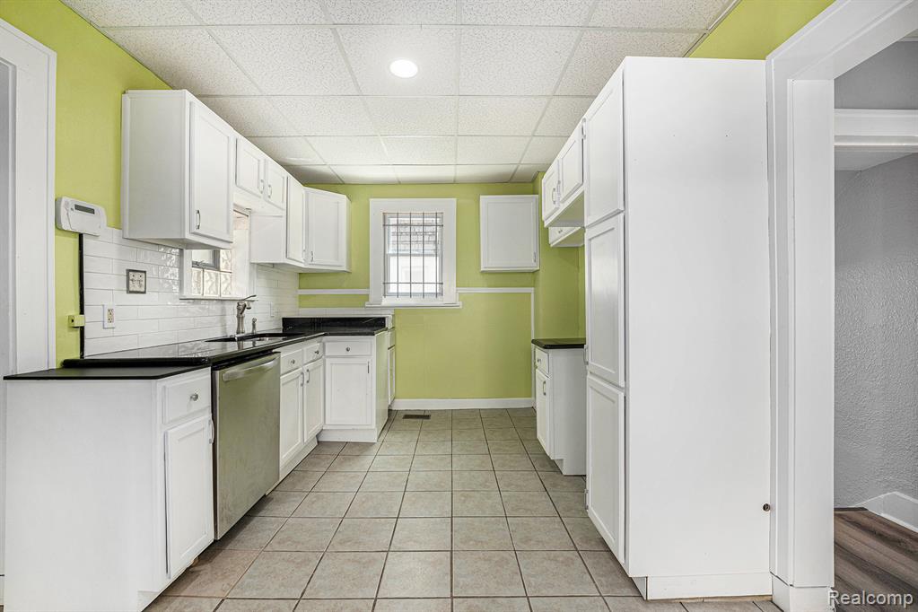 5968 Chalmers Street, Detroit, MI 48213 — Photo 9