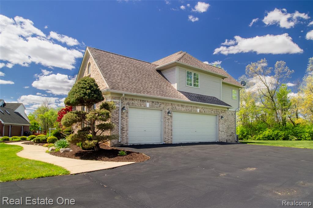 9068 Lebarron Court, Saline, MI 48176 — Photo 4