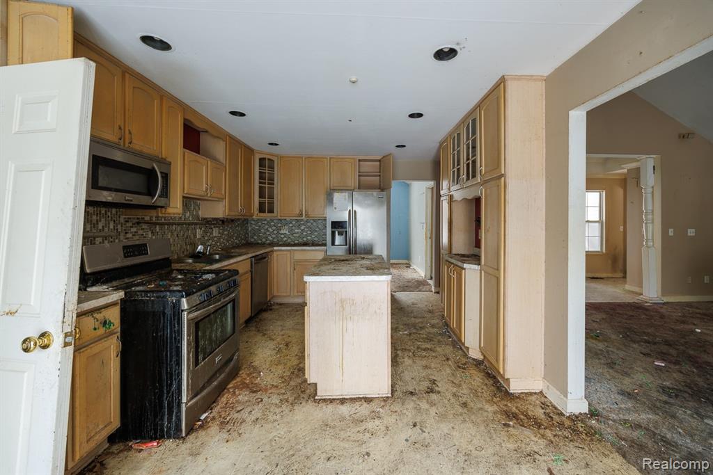 4394 N Center Road, Flint, MI 48506 — Photo 4