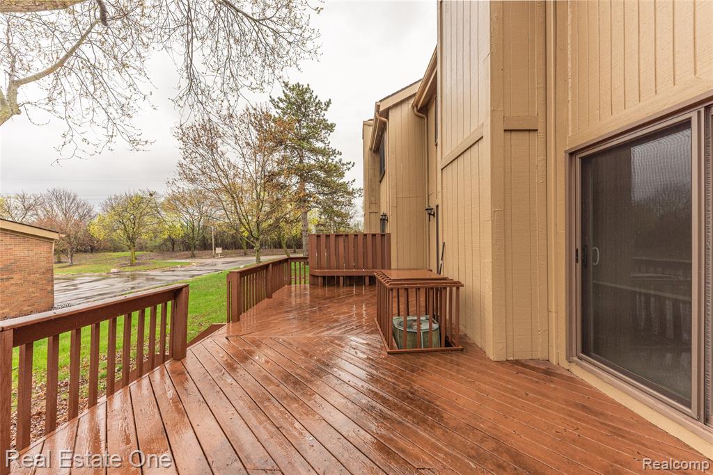 6427 RICHARD Run, 10, West Bloomfield, MI — Photo 32