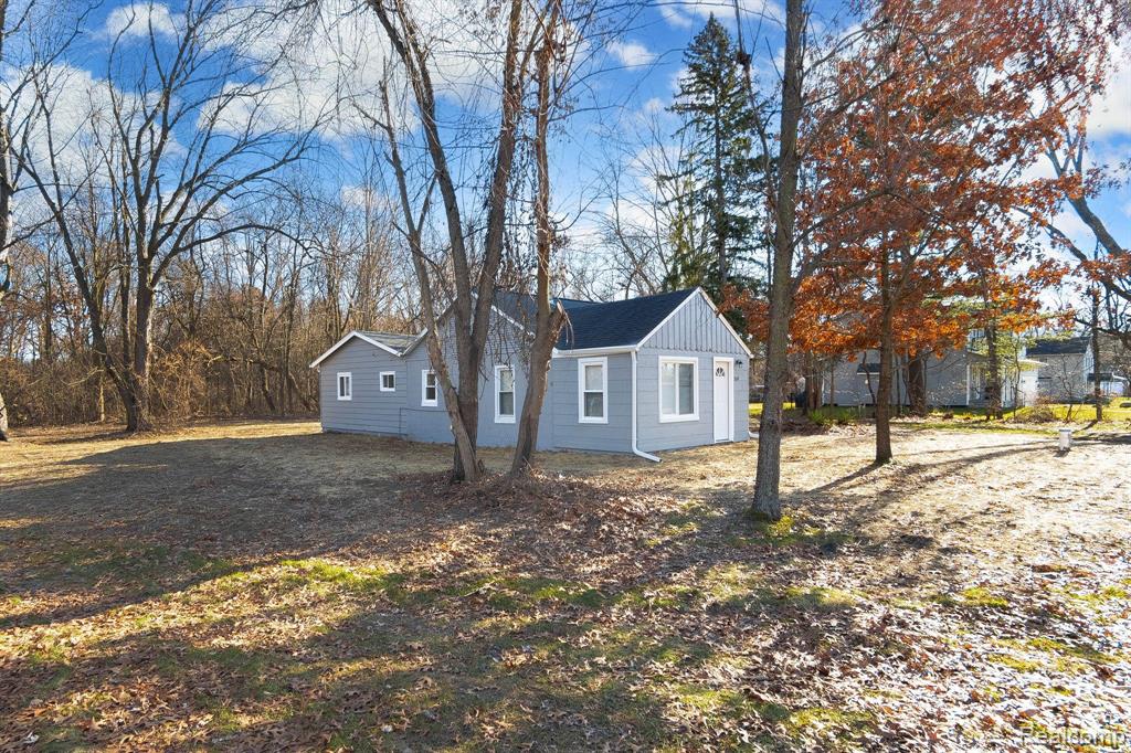 5604 BLACKMOOR Street, Commerce Twp, MI 48382 — Photo 22