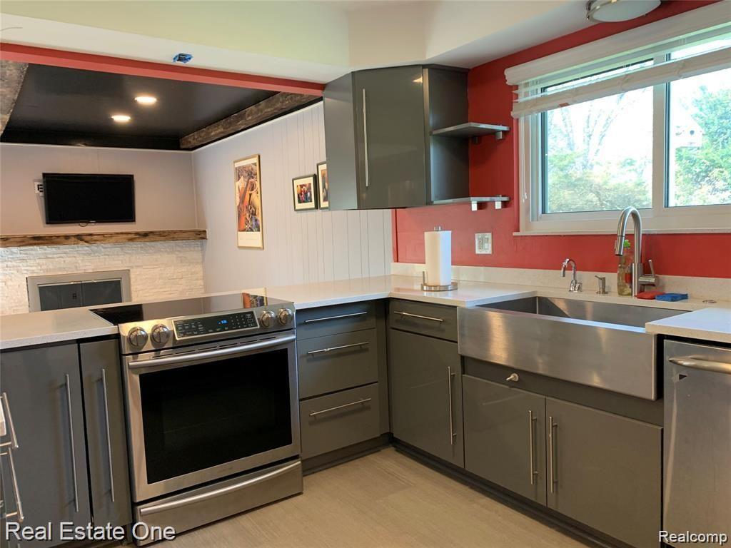 5051 FALMOUTH Drive, Troy, MI 48085 — Photo 3