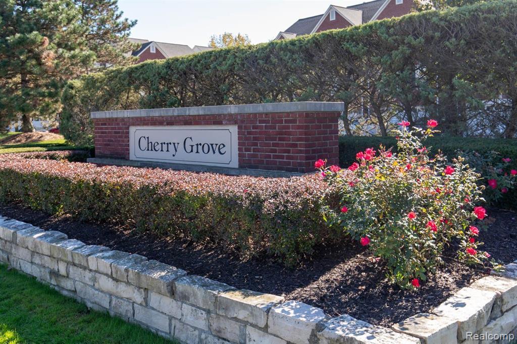 475 CHERRY ORCHARD Road, Canton, MI 48188 — Photo 4