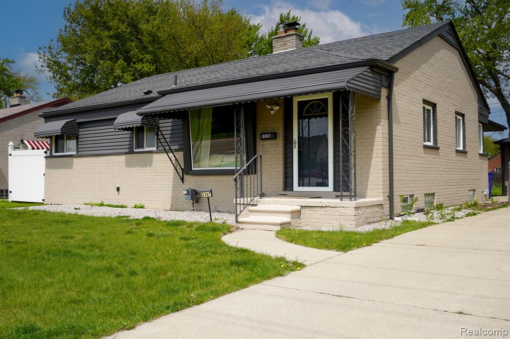 5367 E 13 Mile Road, Warren, MI 48092 — front exterior