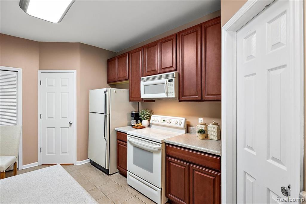 26709 Ashton Drive, Woodhaven, MI 48183 — Photo 13