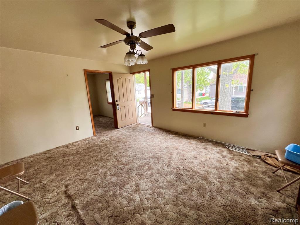 22095 Elmwood Avenue, Eastpointe, MI 48021 — Photo 3