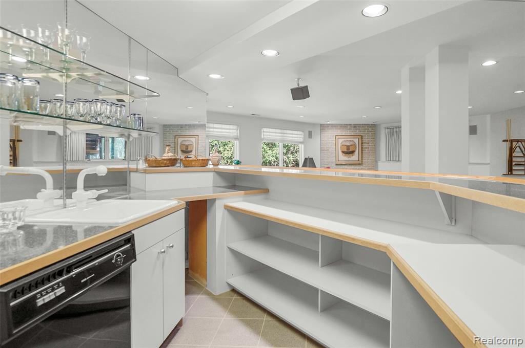 5575 Forman Drive, Bloomfield Hills, MI 48301 — Photo 51