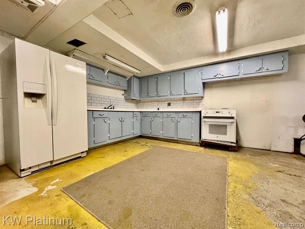 5757 Indian Trail, China, MI — Photo 11