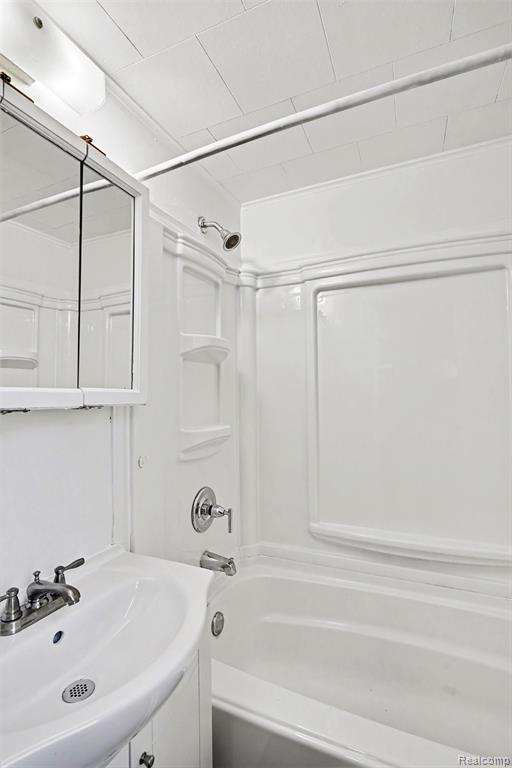 512 S Broad Street, Holly, MI 48442 — Photo 12