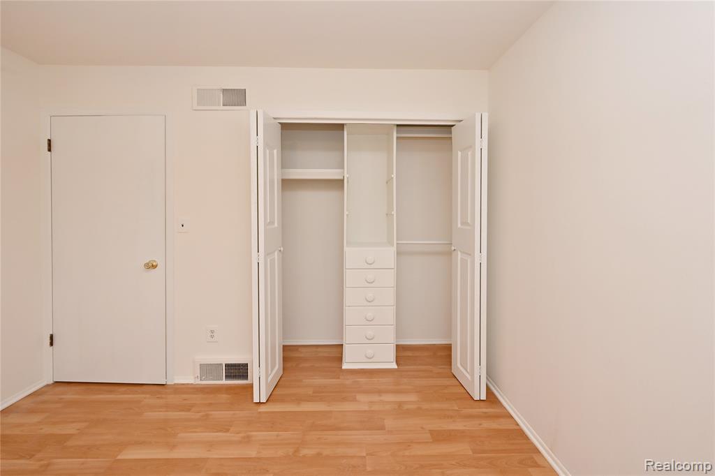 27807 Delton Street, Madison Heights, MI 48071 — Photo 13