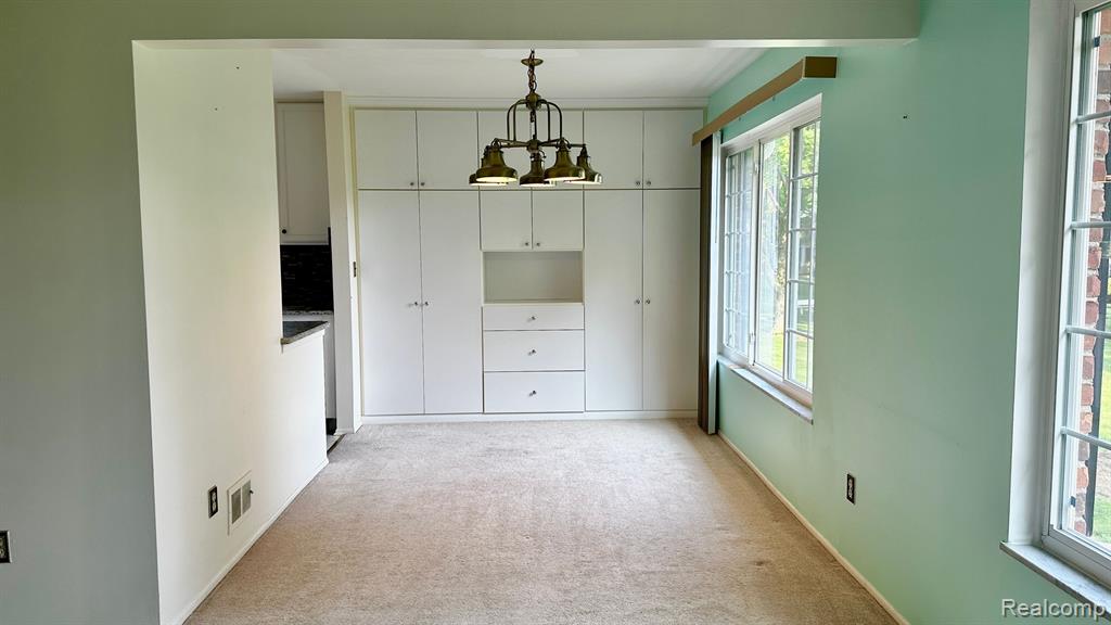 29480 HOOVER Road, Warren, MI 48093 — Photo 9