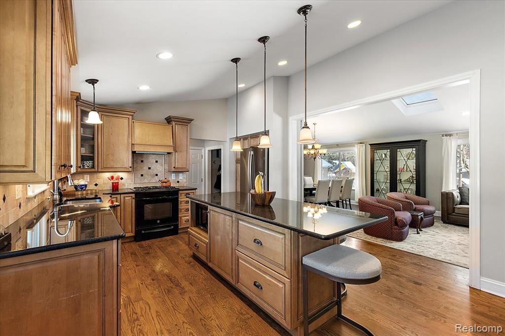 5193 Kellen Lane, Bloomfield Hills, MI 48302 — Photo 15