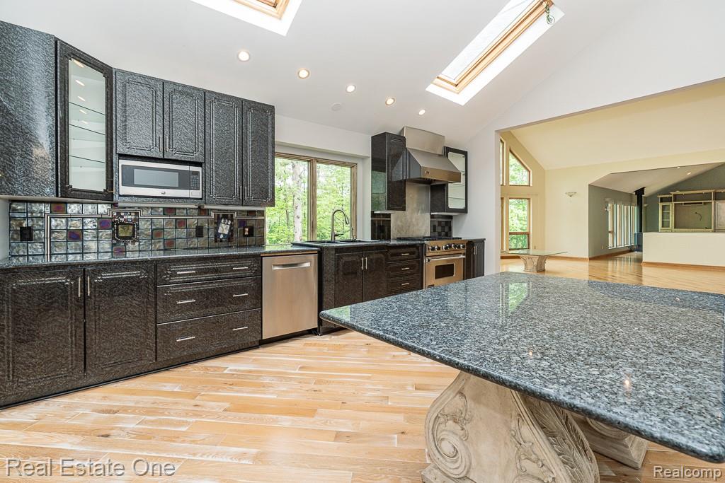 2670 Spring Grove Drive, Brighton, MI 48114 — Photo 26