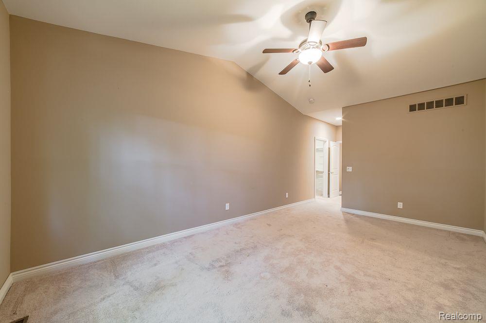9546 KINGSWAY Circle, Clarkston, MI 48348 — Photo 29