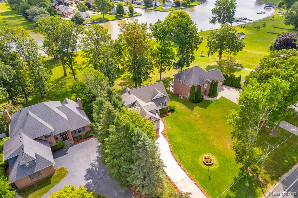 2610 Strawberry Lane, Port Huron, MI 48060 — Photo 8