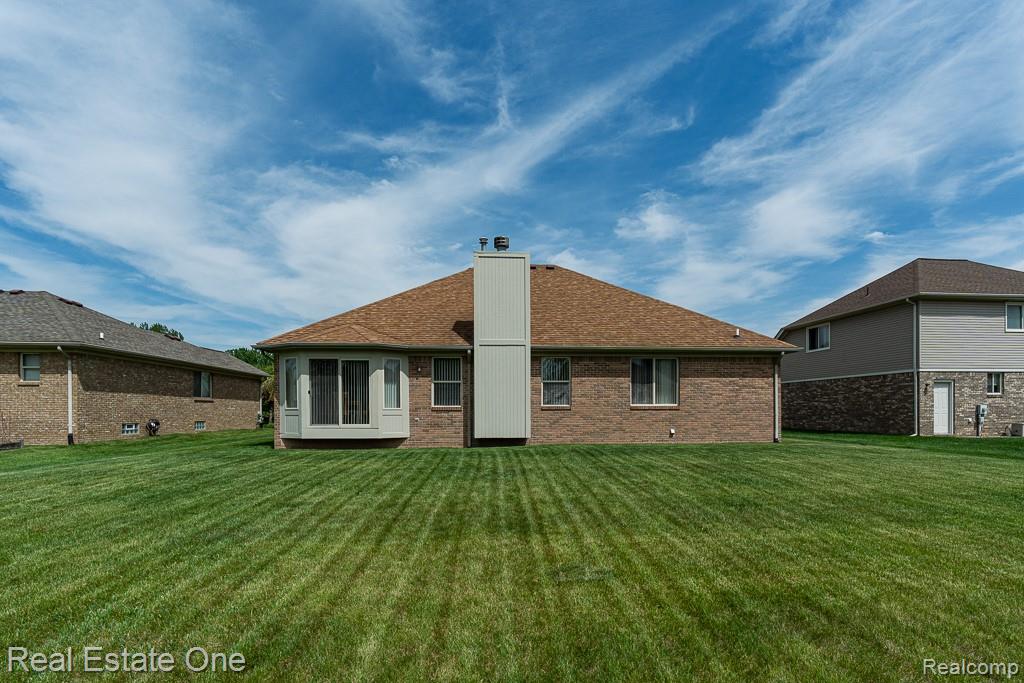 52033 Pebble Creek Drive, New Baltimore, MI 48047 — Photo 23