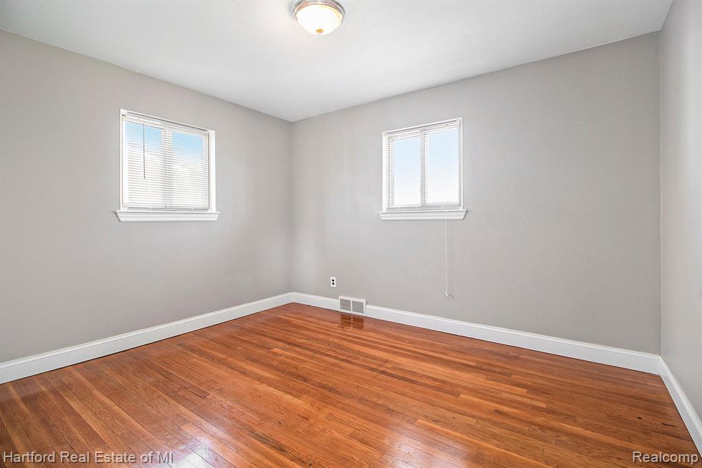 8600 Cardwell Street, Westland, MI — Photo 18
