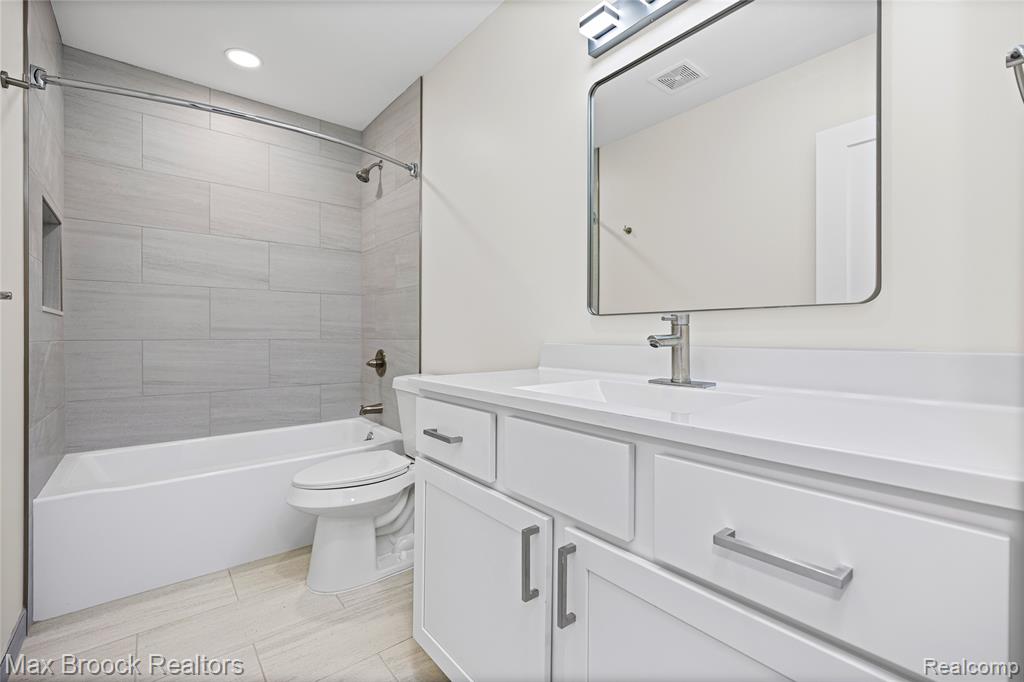 17348 Hilton Street, Southfield, MI, 48075