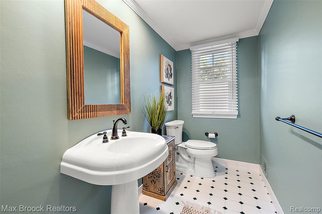 692 Bennington Drive, Bloomfield Hills, MI 48304 — Photo 15