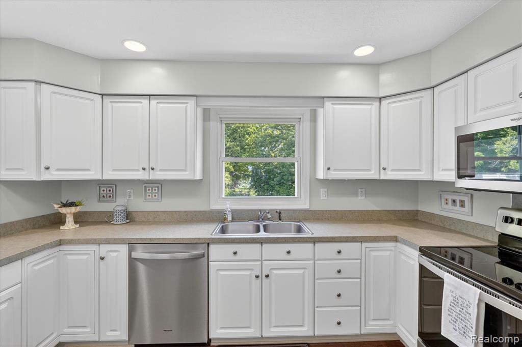 2236 Oak Shade Drive, Davison, MI 48423 — Photo 13