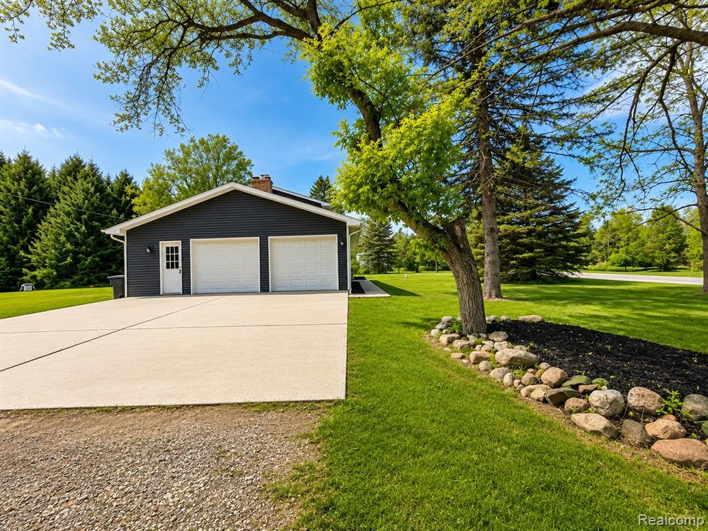 2712 North Branch Road, North Branch, MI 48461 — Photo 3
