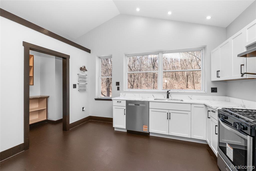 7841 Teahen Road, Brighton, MI 48116 — Photo 17