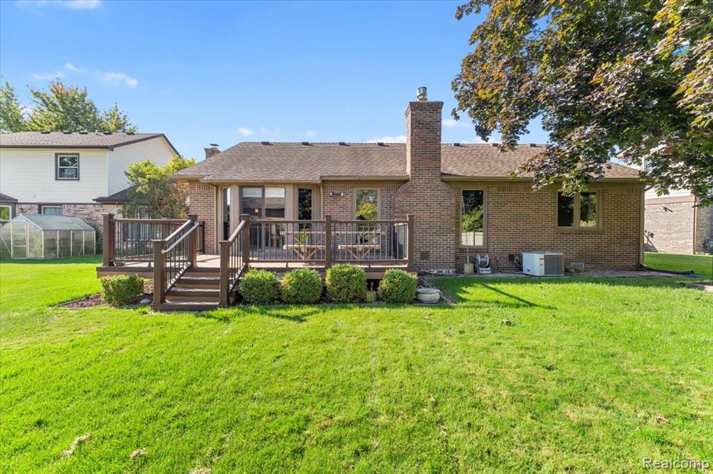 912 River Court, Wyandotte, MI 48192 — Photo 28