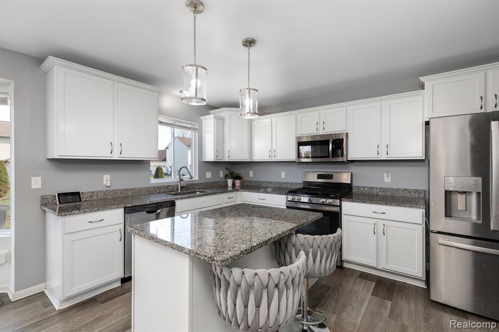 7245 Castell Boulevard, Van Buren, MI 48111 — Photo 8