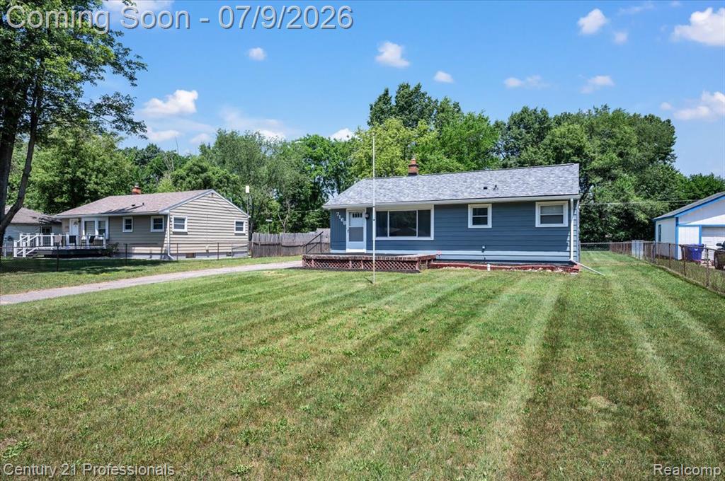 7168 Wedworth Street, Waterford, MI 48327 — Photo 4