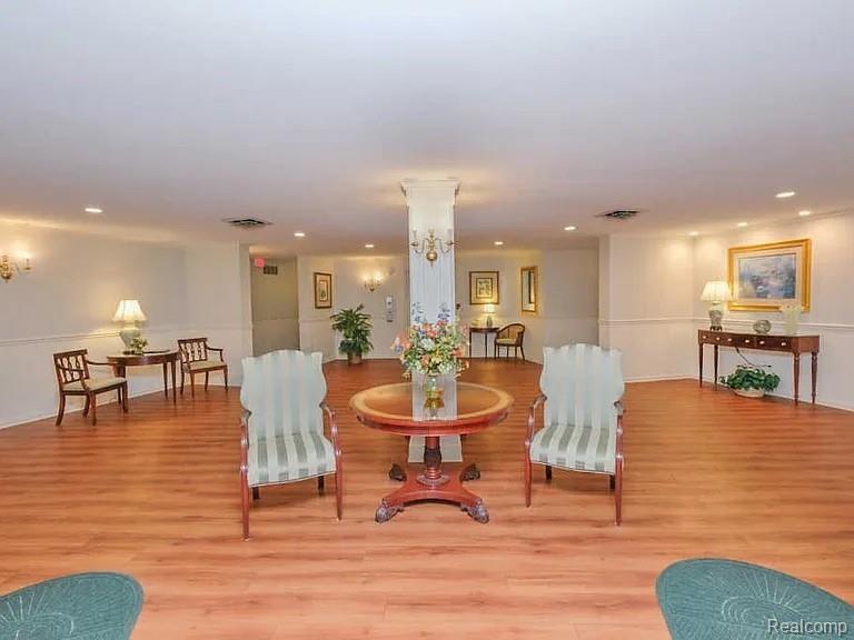 4040 Greenleaf Circle, 110, Kalamazoo, MI 49008 — Photo 14