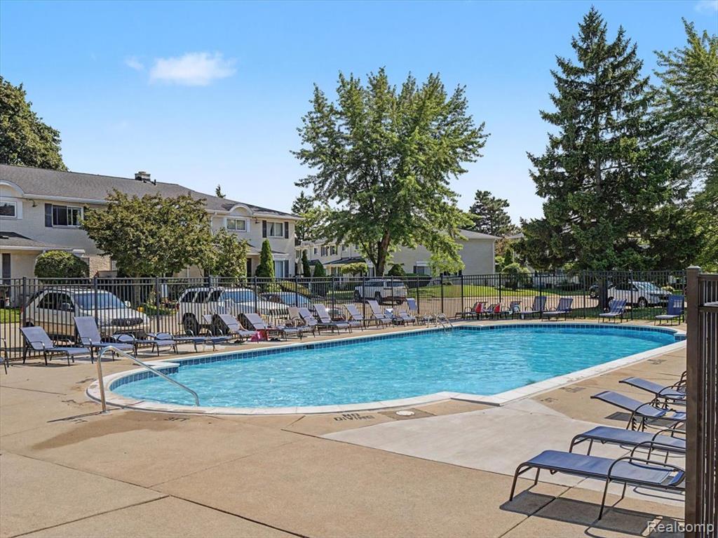 41957 Utica Road, Sterling Heights, MI 48313 — Photo 42
