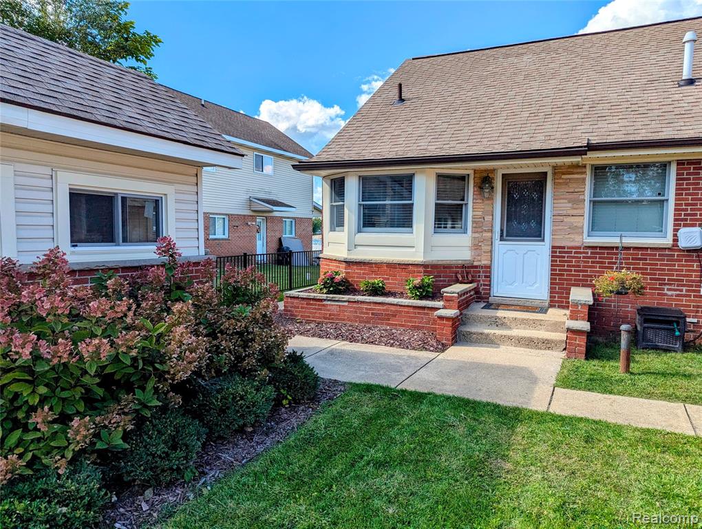 2525 Davista Drive, Highland, MI 48356 — Photo 4