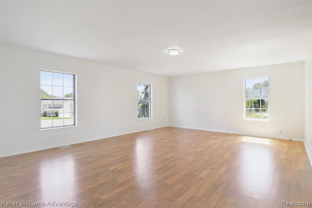 5262 Kingsfield Drive, West Bloomfield, MI — Photo 20