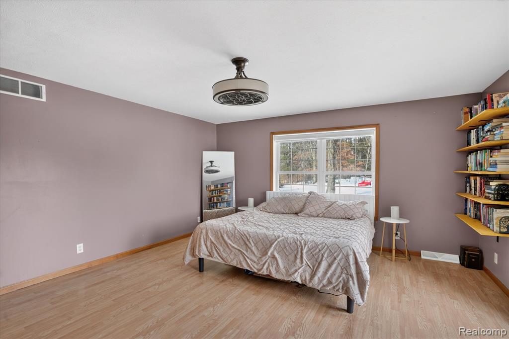 22092 Clear Lake Road, Battle Creek, MI 49014 — Photo 17