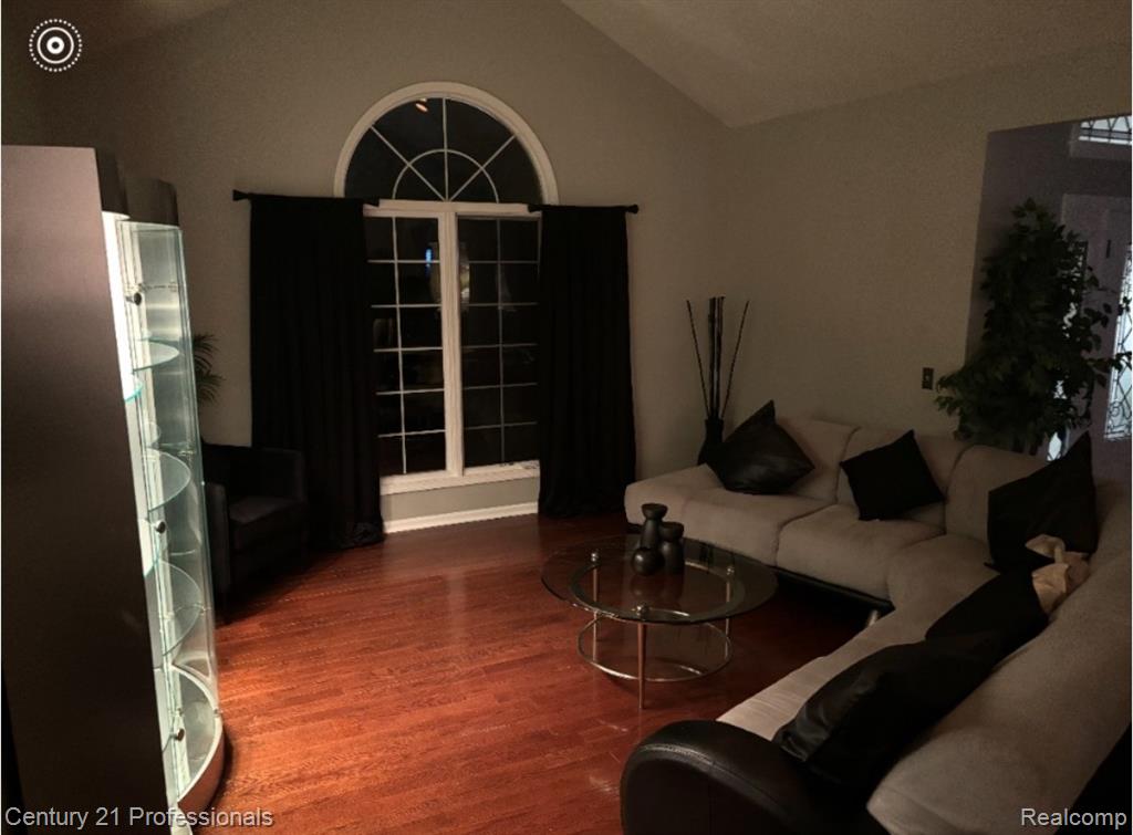 27568 Rainbow Circle, Lathrup Village, MI 48076 — Photo 4