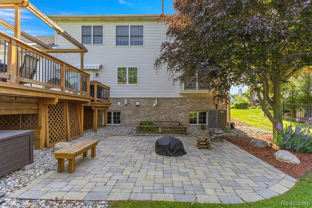 4991 Knollcrest Court, Commerce Twp, MI 48382 — Photo 57