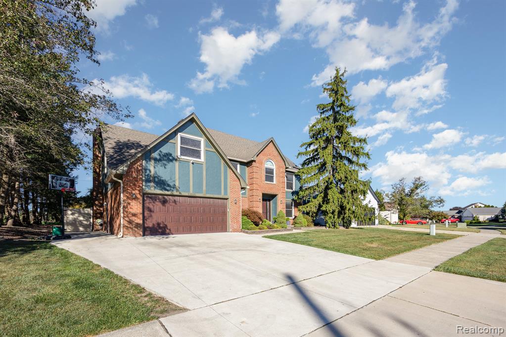 53005 Gregory Drive, Macomb, MI 48042 — Photo 2