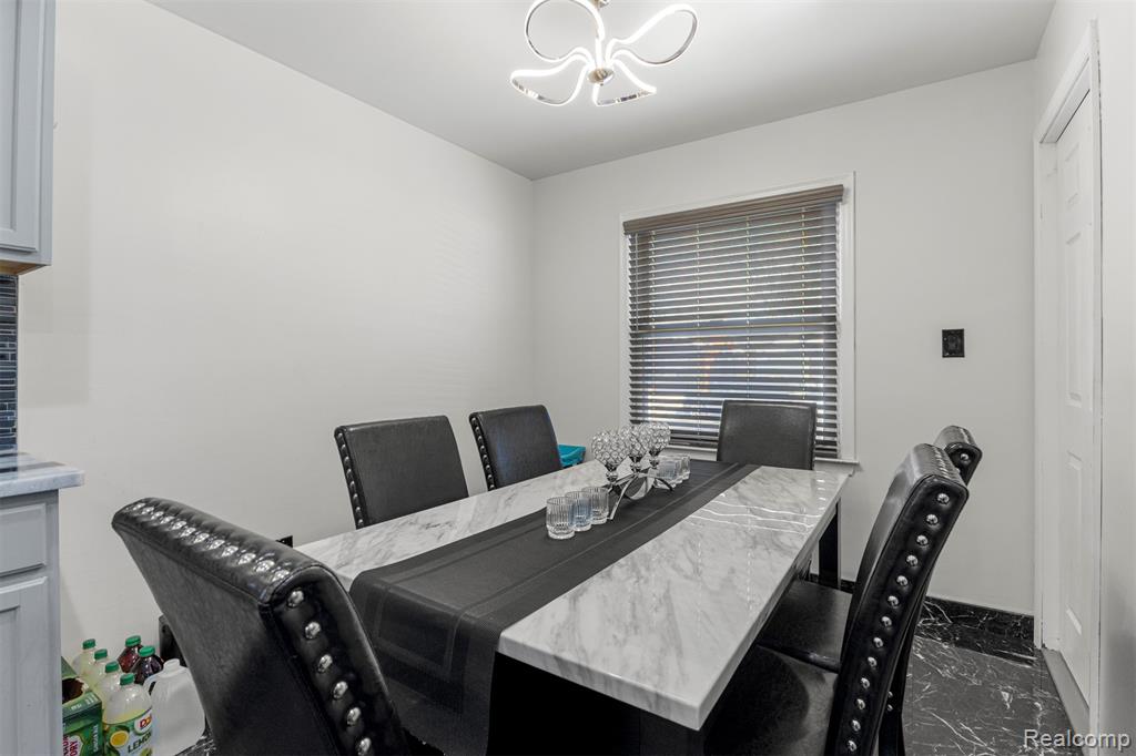 5706 Robindale Avenue, Dearborn Heights, MI 48127 — Photo 32