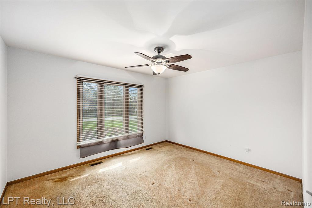 61867 WOODFIELD Way, Washington, MI — Photo 21