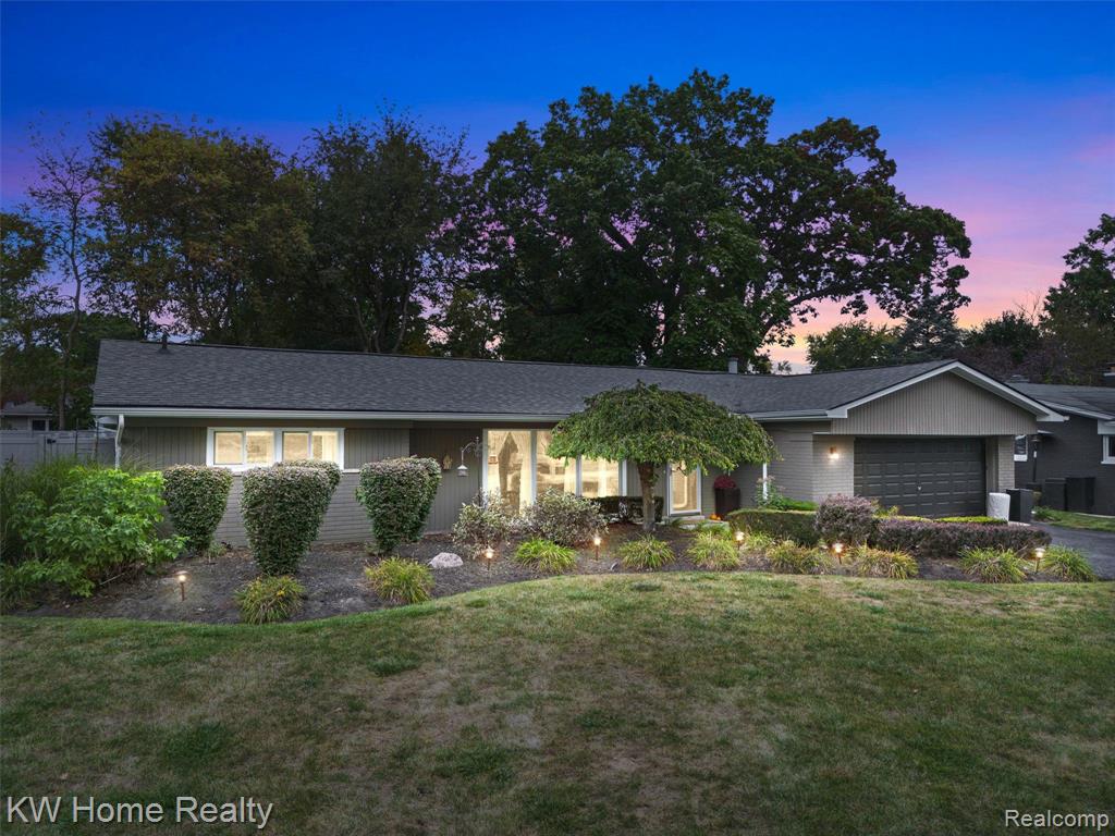 8648 Golfside Drive, Commerce Twp, MI 48382 — Photo 45