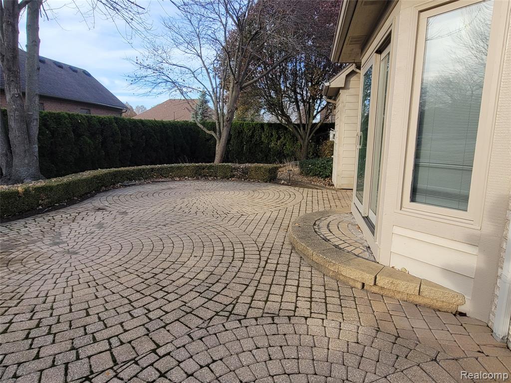 48205 Conifer Drive, Shelby Twp, MI 48315 — Photo 5