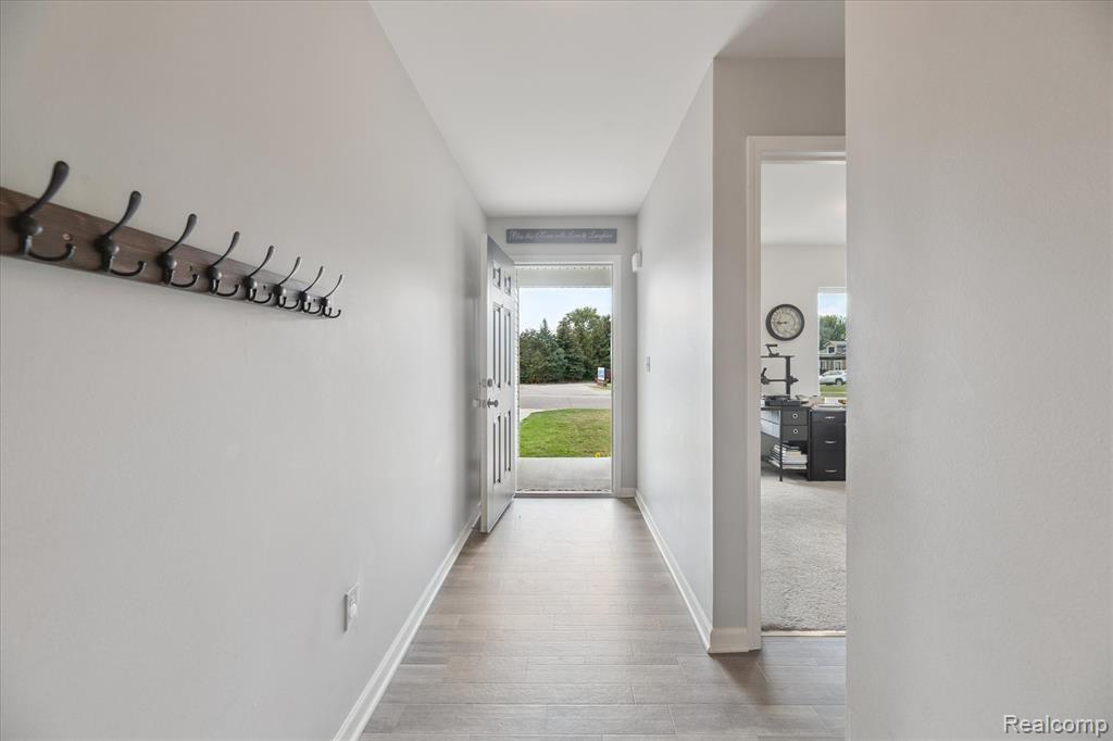 1710 Woodbridge Park Avenue, Lapeer, MI 48446 — Photo 5