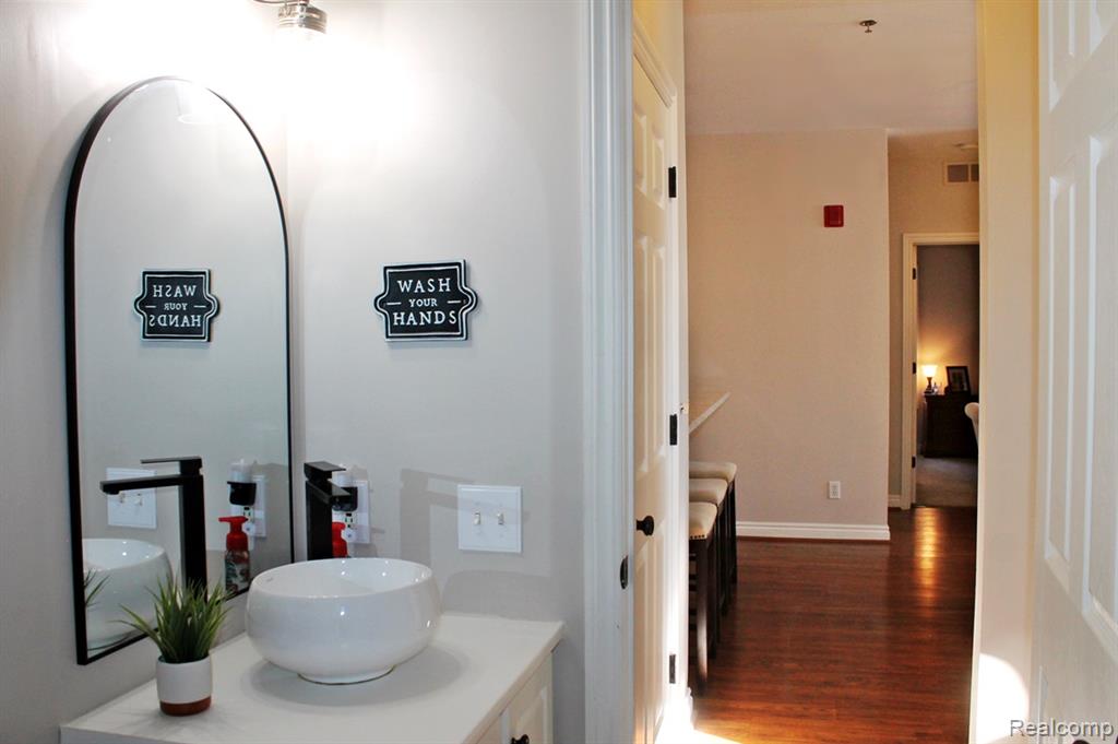 45679 N Stonewood Road, 58, Canton, MI 48187 — Photo 25
