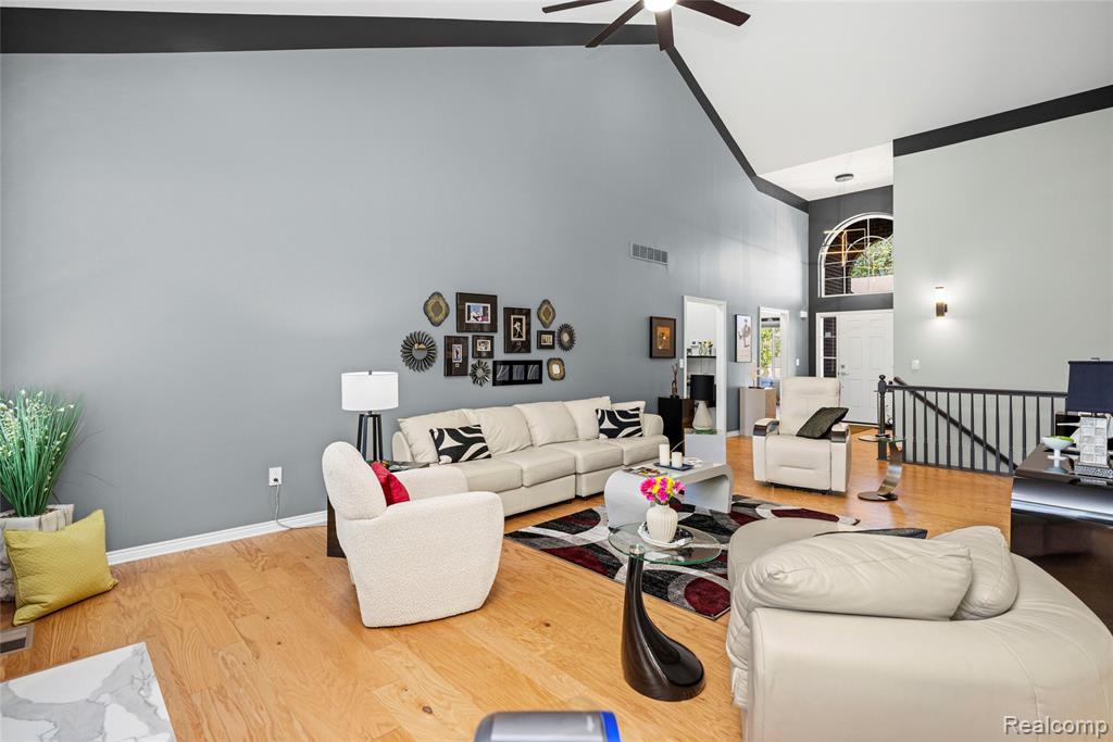 30289 Berghway Trail, Warren, MI 48092 — Photo 10