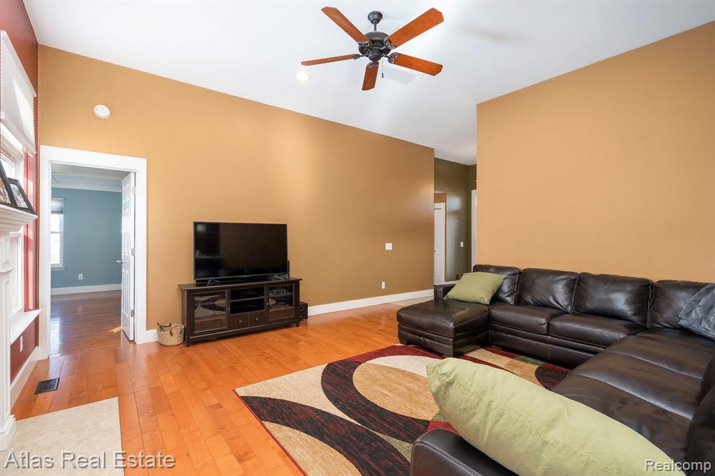 4400 Pebble Creek Boulevard, Burton, MI 48439 — Photo 15
