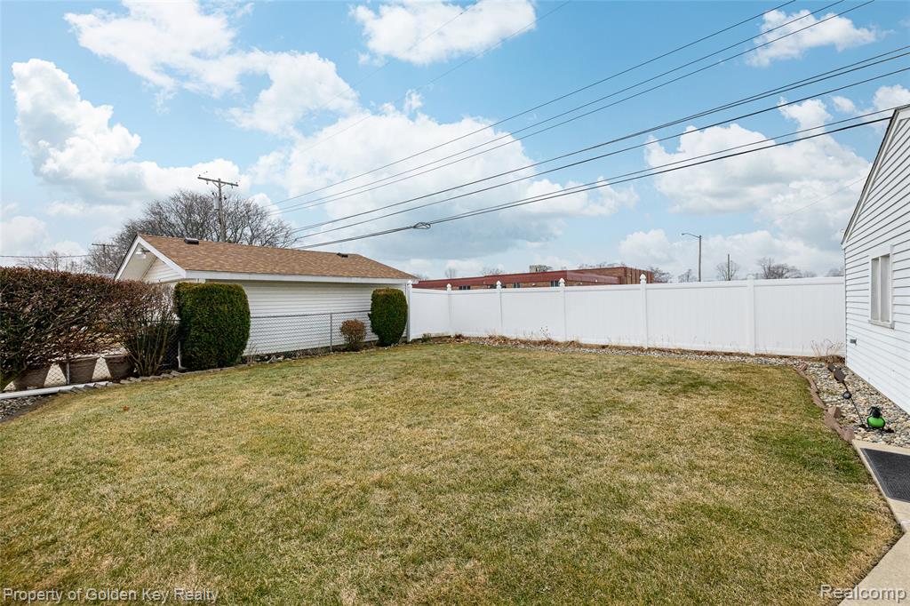9743 Garden Street, Livonia, MI 48150 — Photo 3